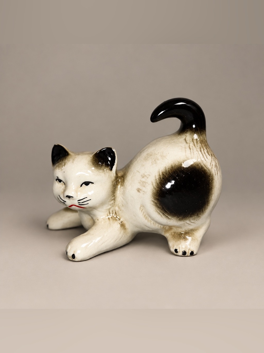 Siamese-style Ceramic cat figurine by MCS Coectibles #4038